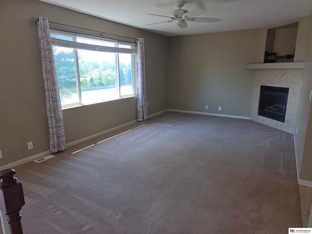 6435 N 149 Street, Omaha, NE 68116