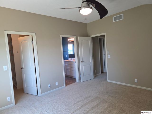 6435 N 149 Street, Omaha, NE 68116
