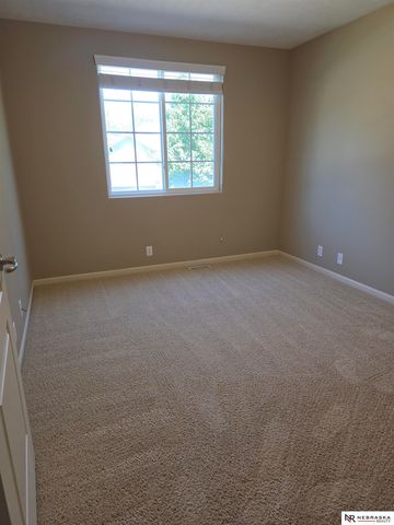 6435 N 149 Street, Omaha, NE 68116