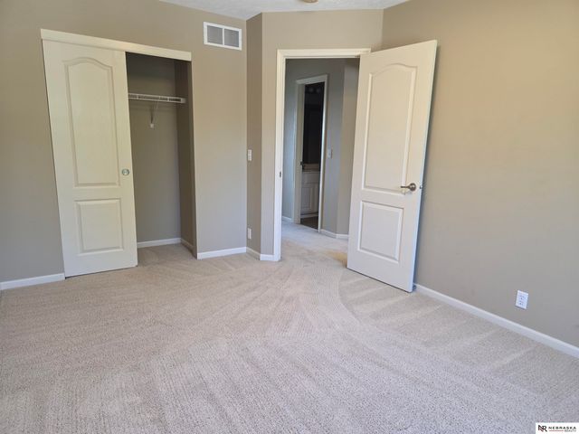 6435 N 149 Street, Omaha, NE 68116