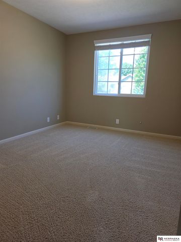 6435 N 149 Street, Omaha, NE 68116