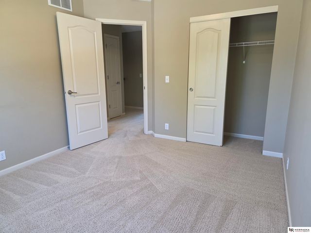 6435 N 149 Street, Omaha, NE 68116