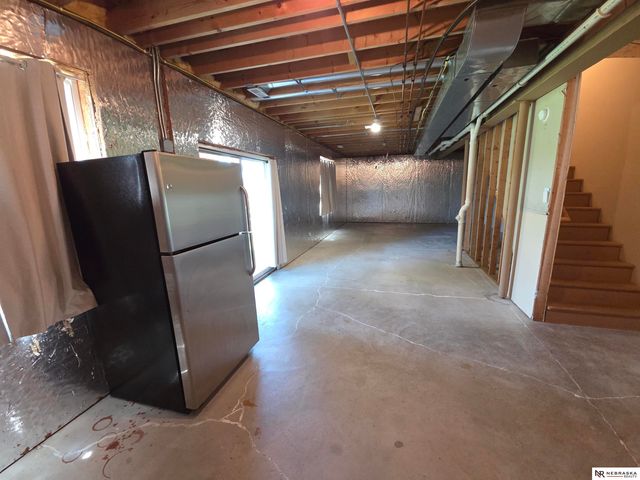 6435 N 149 Street, Omaha, NE 68116