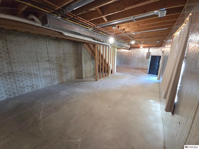 6435 N 149 Street, Omaha, NE 68116