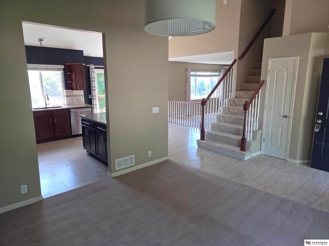 6435 N 149 Street, Omaha, NE 68116