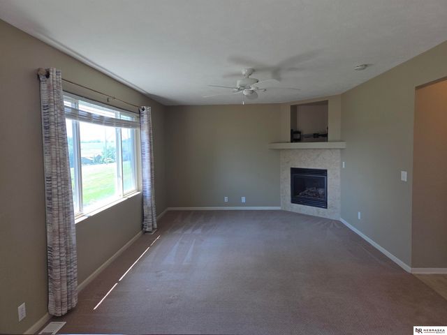 6435 N 149 Street, Omaha, NE 68116