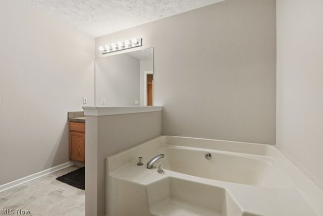 12786 Heritage Trail, North Royalton, OH 44133