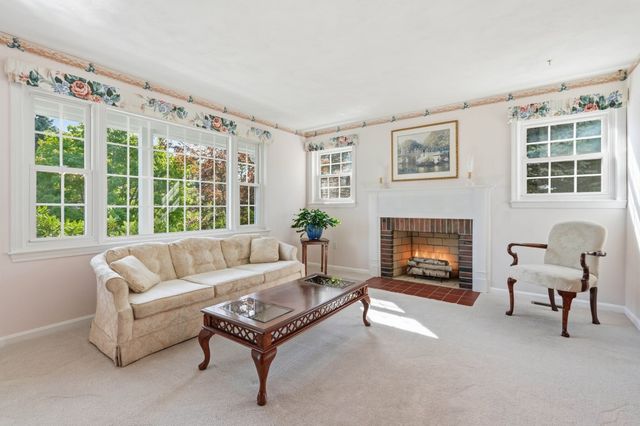 32 Hammersmith, Dr., Saugus, MA 01906