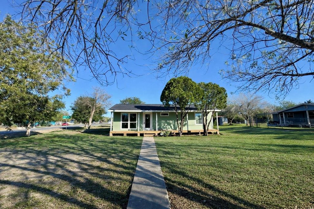 33213 Pfc Pablo T Dias Street, Santa Maria, TX 78592