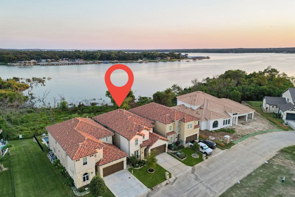 9053 Lakeside Drive, Fort Worth, TX 76179