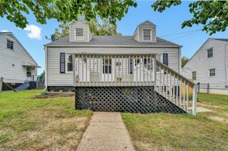 2508 Churchill DR, Roanoke, VA 24012