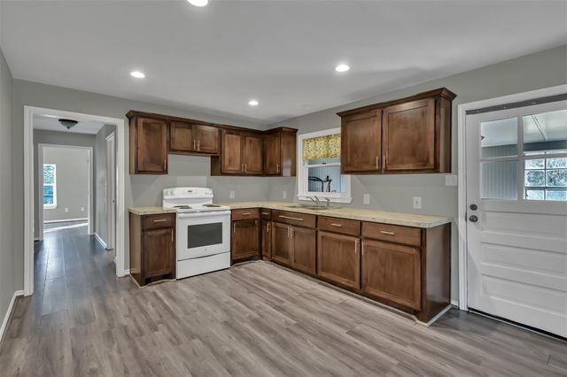 30703 Nichols Sawmill Road, Magnolia, TX 77355