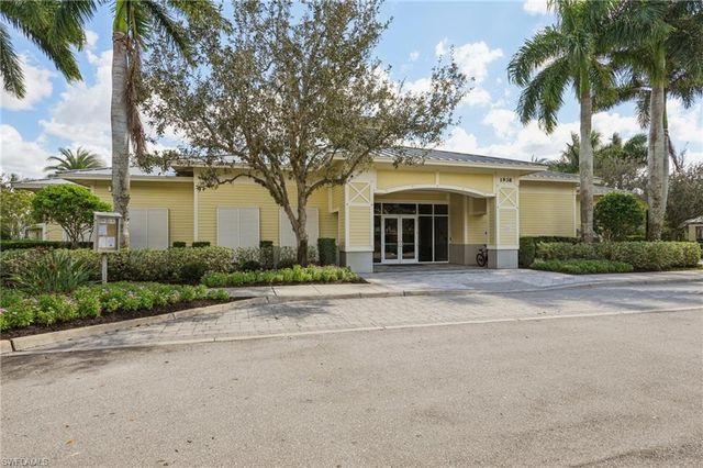 2445 Orchard ST, Naples, FL 34120
