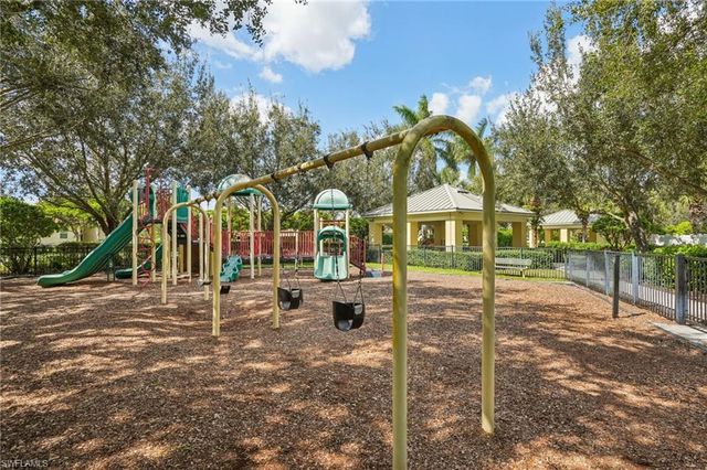 2445 Orchard ST, Naples, FL 34120
