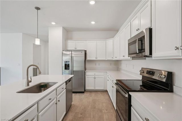 2445 Orchard ST, Naples, FL 34120