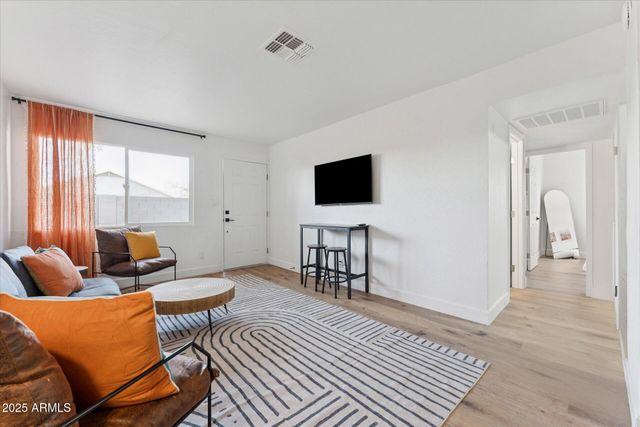 2739 E TAMARISK Avenue 1, Phoenix, AZ 85040