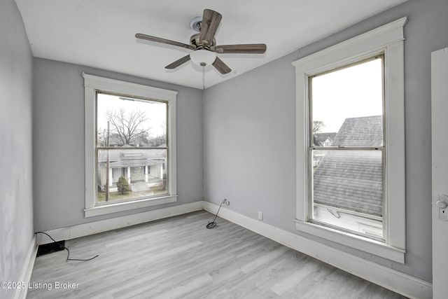 646 S 35th St, Louisville, KY 40211