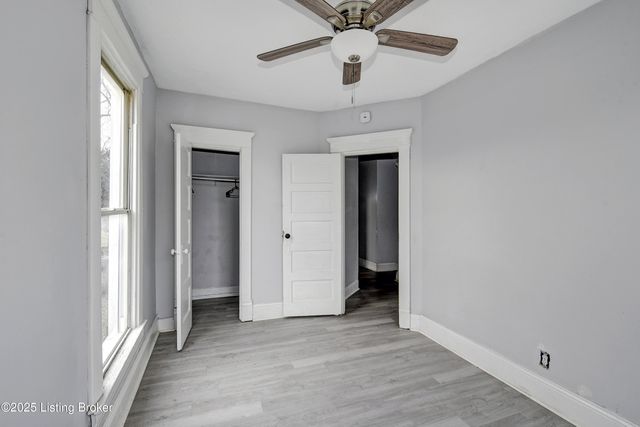 646 S 35th St, Louisville, KY 40211