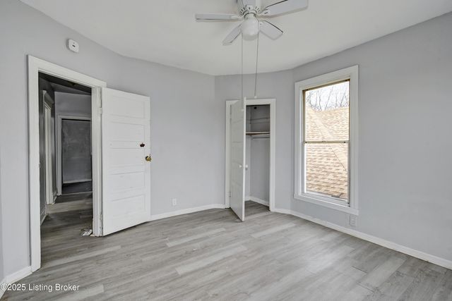 646 S 35th St, Louisville, KY 40211