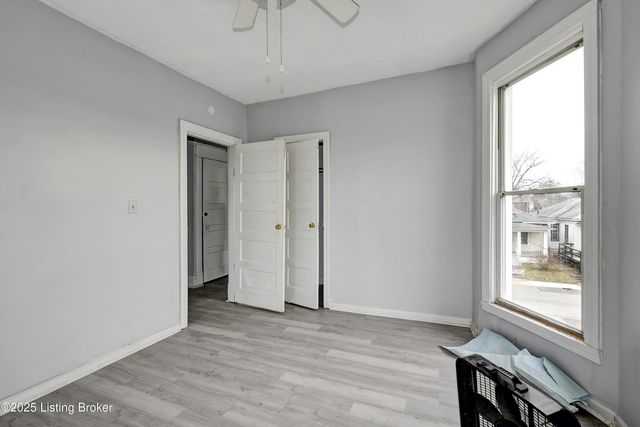 646 S 35th St, Louisville, KY 40211