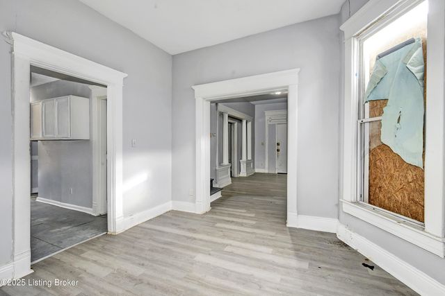 646 S 35th St, Louisville, KY 40211