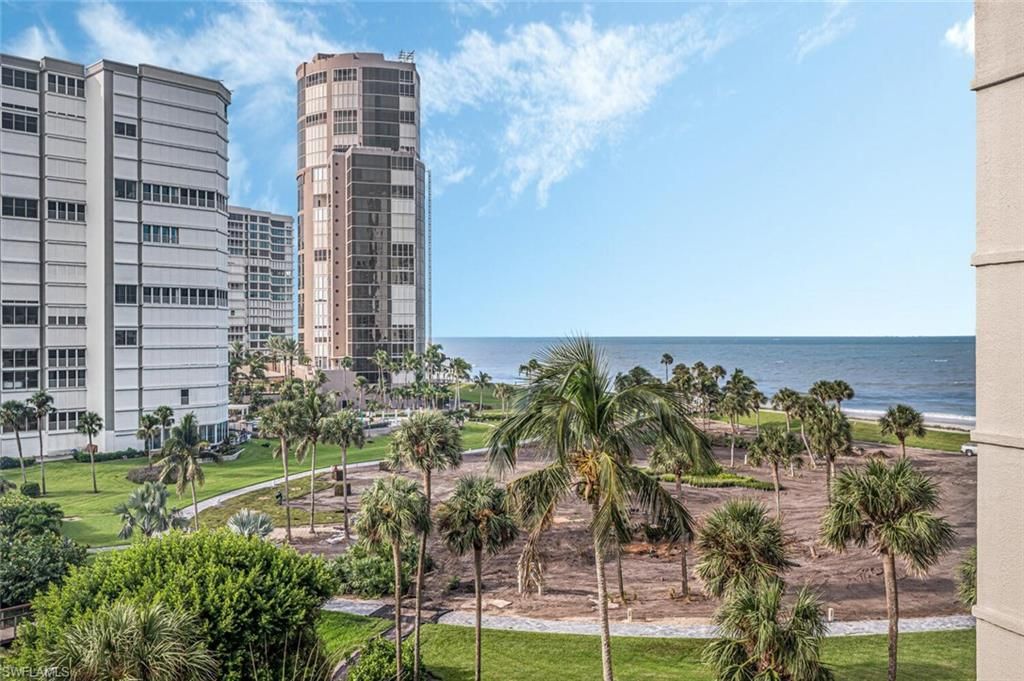 4551 Gulf Shore BLVD N # 605, Naples, FL 34103