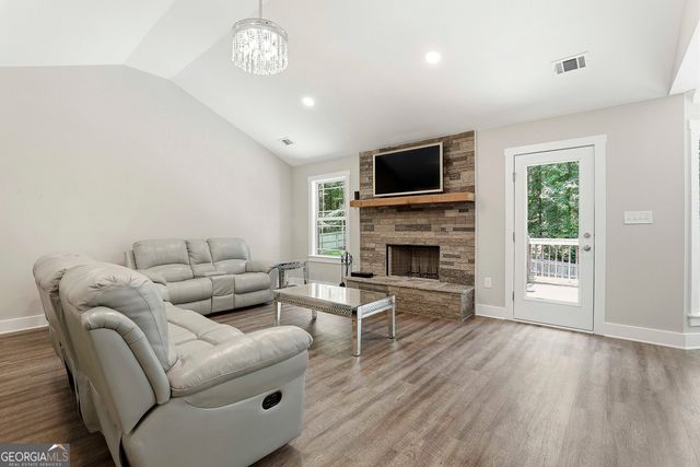 121 Churchill Court, Lagrange, GA 30241