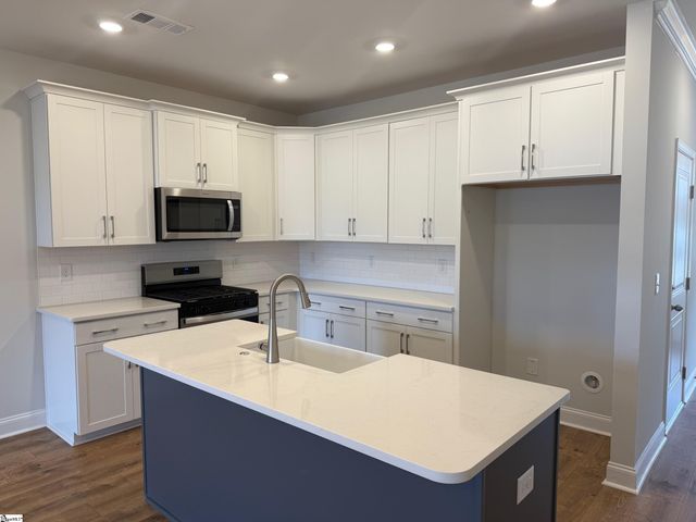 213 Lewes Avenue, Simpsonville, SC 29681