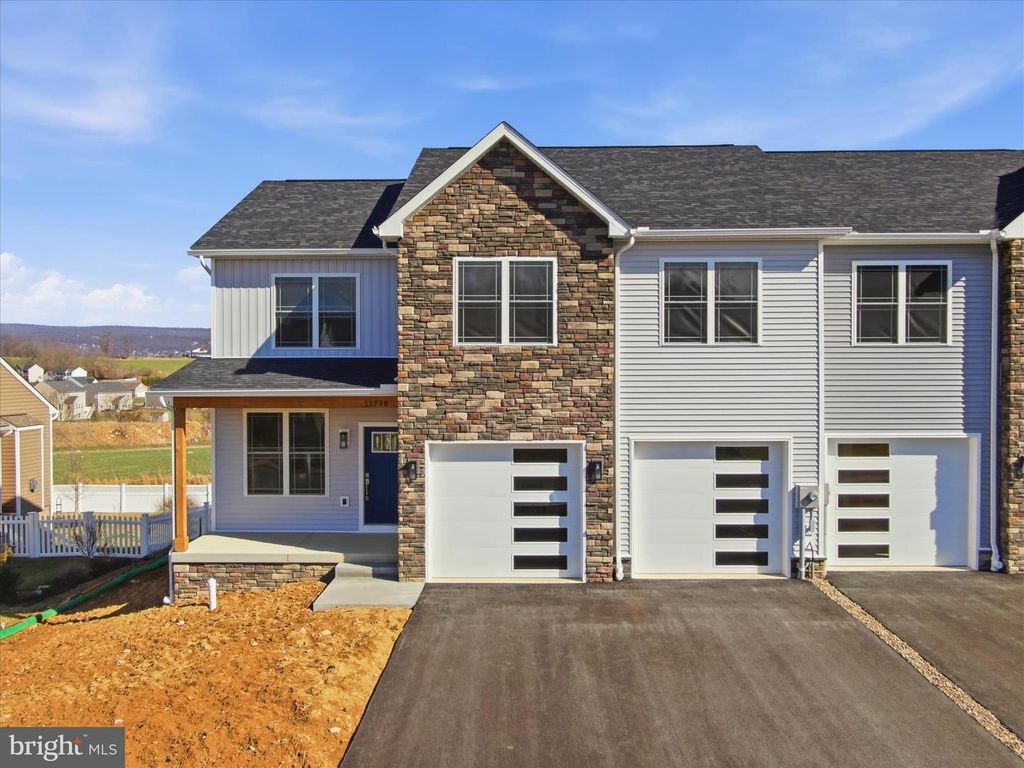 11836 MYSTIC ROCK LN S, Waynesboro, PA 17268