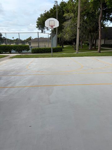 511 5th Terrace, Palm Beach Gardens, FL 33418