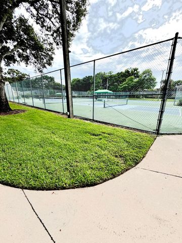 511 5th Terrace, Palm Beach Gardens, FL 33418