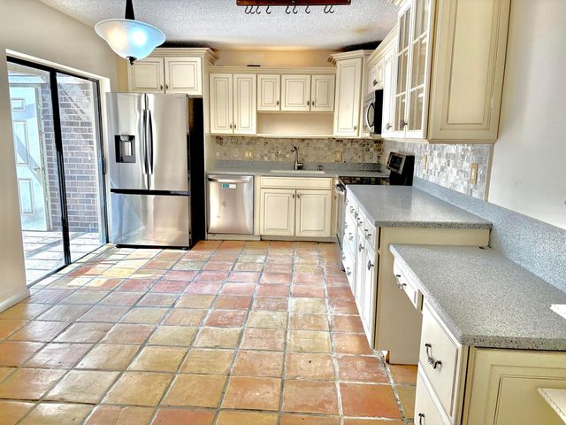 511 5th Terrace, Palm Beach Gardens, FL 33418