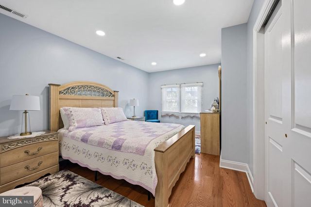 6 BUOY DR, Mount Laurel, NJ 08054
