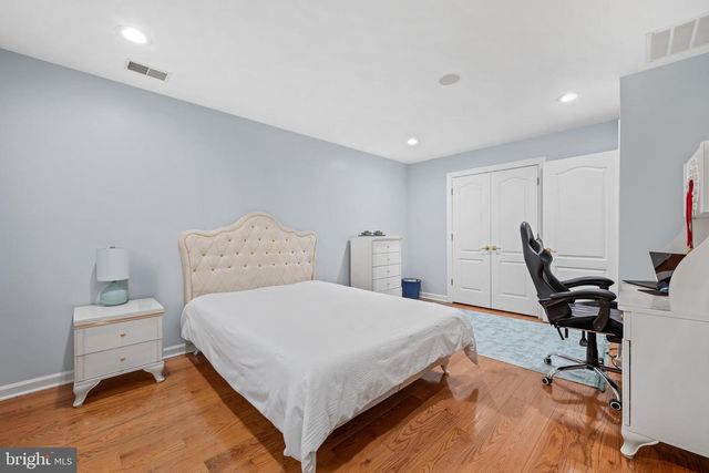 6 BUOY DR, Mount Laurel, NJ 08054