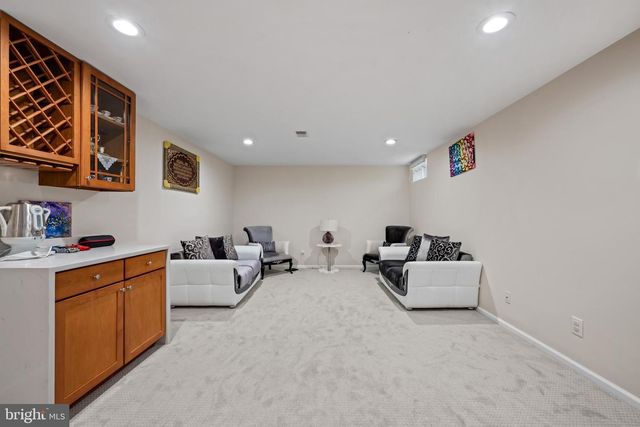 6 BUOY DR, Mount Laurel, NJ 08054