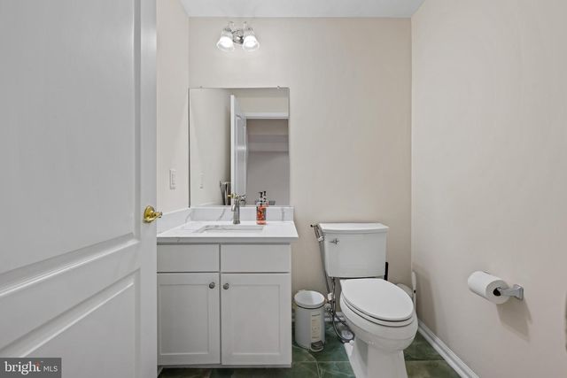 6 BUOY DR, Mount Laurel, NJ 08054