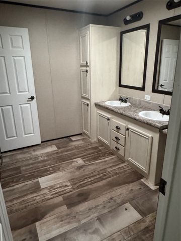 10015 Woolworth Road, Keithville, LA 71047