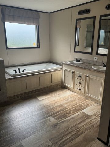 10015 Woolworth Road, Keithville, LA 71047