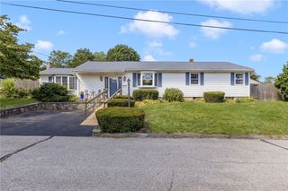 8 Meadow Lane, Coventry, RI 02816