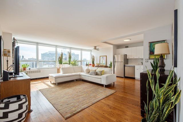 4800 S Chicago Beach Drive 2611S, Chicago, IL 60615