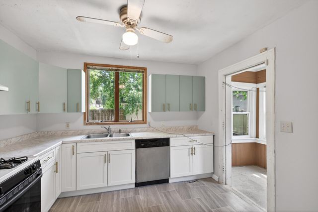 242 Penn Avenue N, Minneapolis, MN 55405