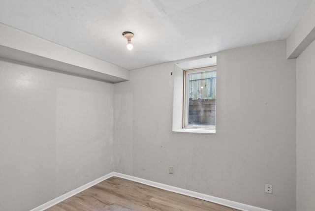 242 Penn Avenue N, Minneapolis, MN 55405