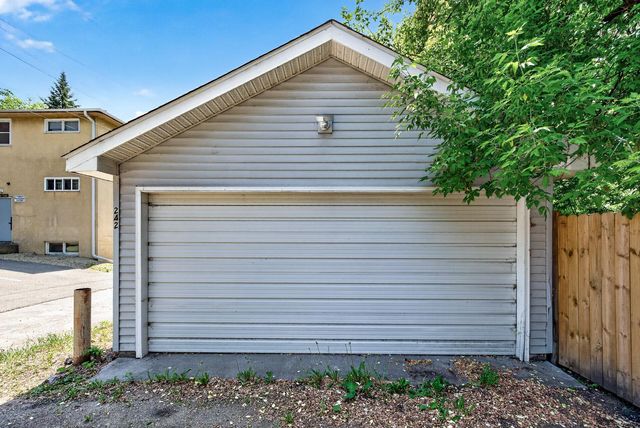 242 Penn Avenue N, Minneapolis, MN 55405