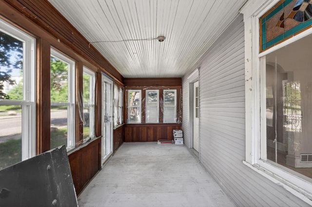 242 Penn Avenue N, Minneapolis, MN 55405