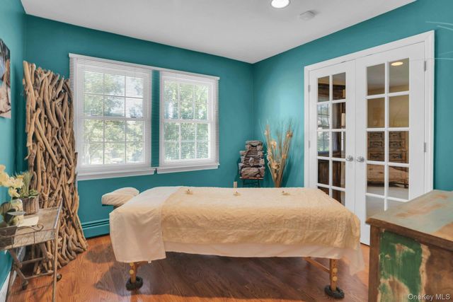 43 Stonehurst Lane, Dix Hills, NY 11746