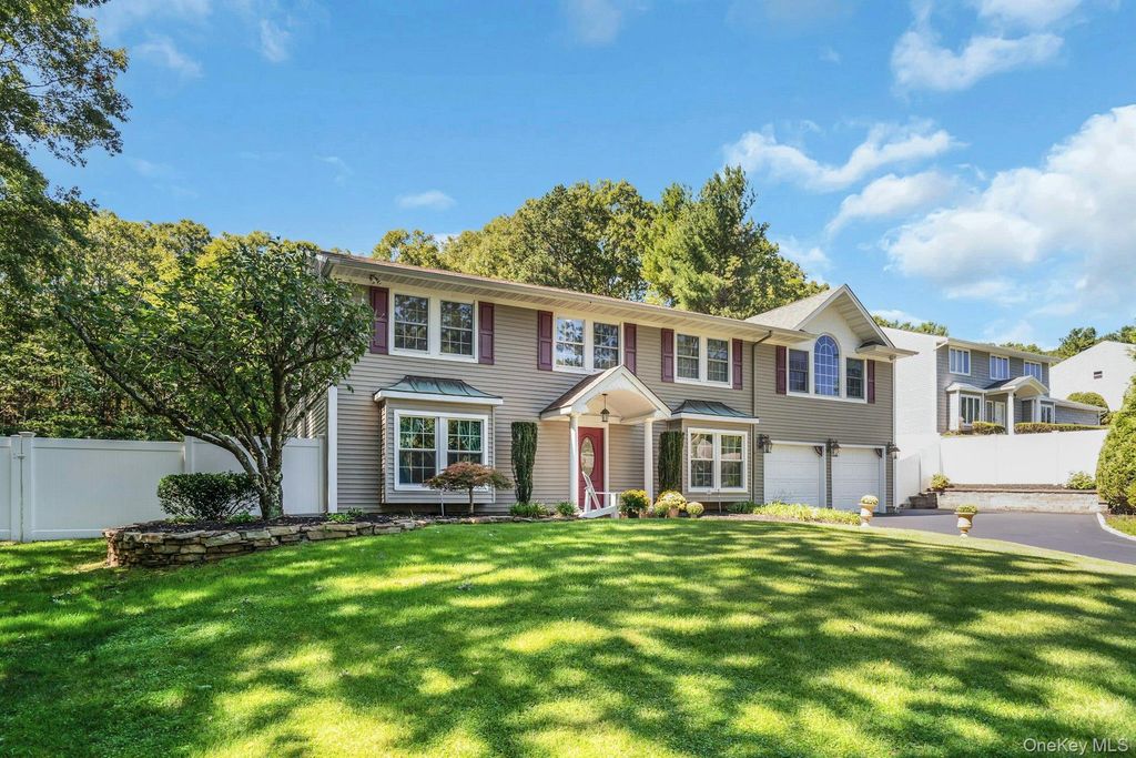 43 Stonehurst Lane, Dix Hills, NY 11746 — photo 3