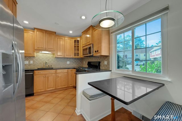 37 Sheephill Road 10, Greenwich, CT 06878