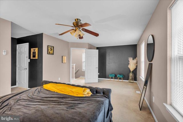 1 MEADOWOOD LN, Sicklerville, NJ 08081