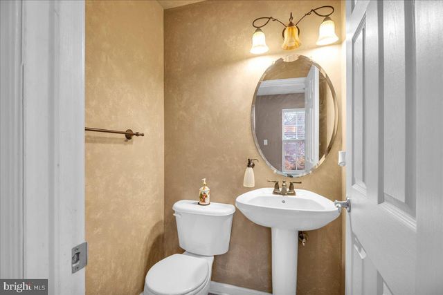 1 MEADOWOOD LN, Sicklerville, NJ 08081