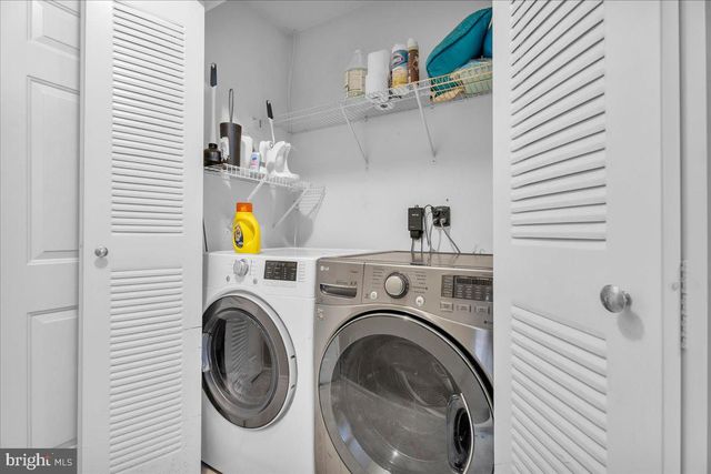 1 MEADOWOOD LN, Sicklerville, NJ 08081